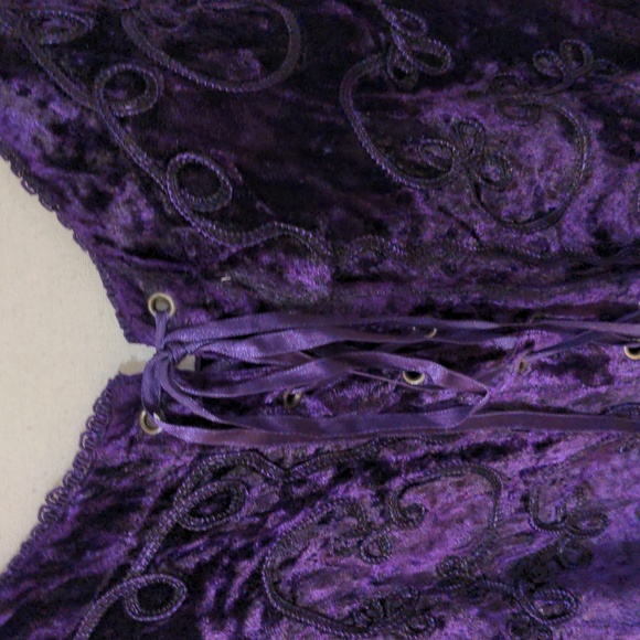 Velvet Romeo & Juliet Top - Picture 4 of 16